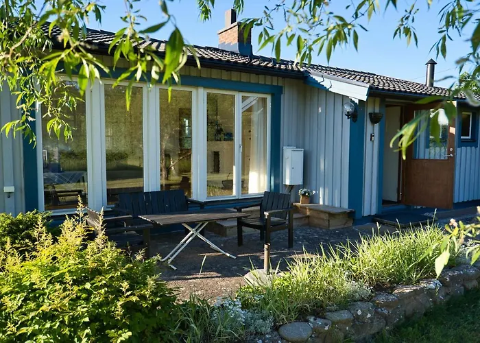 Rosenborgs Friluftspensionats Stugor Med Koek