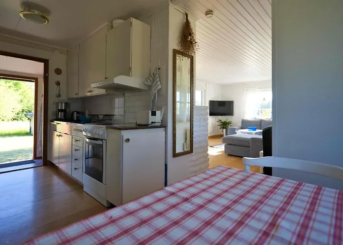 Rosenborgs Friluftspensionats Stugor Med Koek